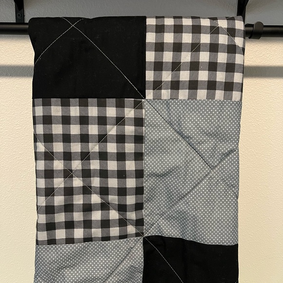 New Handmade Quilt/Throw black and gray C3 - Picture 6 of 11
